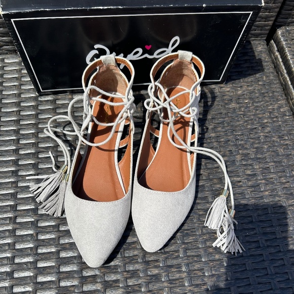 Light Grey Pointed Toe Flats SIZE 9 - Picture 2 of 5